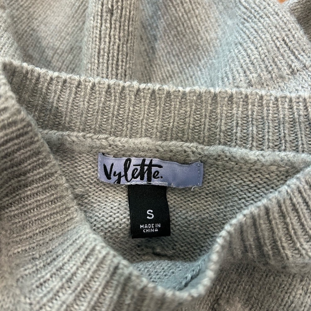 Sweater - Picture 3 of 3